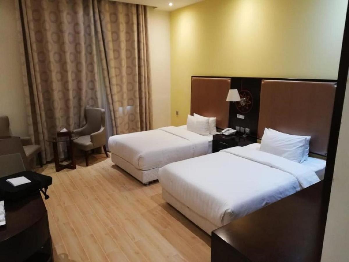 Aparthotel Al Liwan Rawdat Al Khail 3*